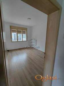 Nova Pazova, centar 83m2+65m2 dvorište ID#9141