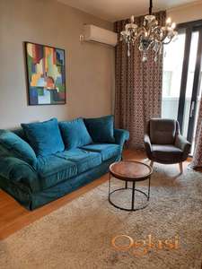 LUKSUZAN STAN U PUPINOVOJ PALATI - DVOSOBAN - POTPUNO NAMEŠTEN