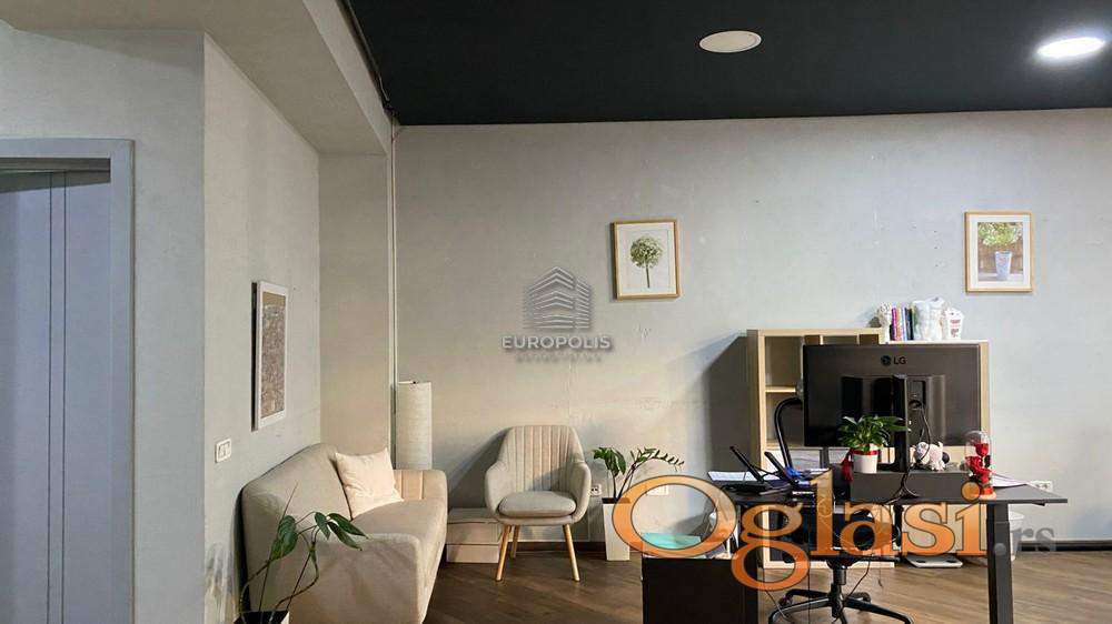 Poslovni prostor kod Hrama Svetog Save — fotografija