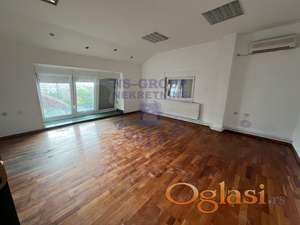 Dva objekta u jednoj od najlepših ulica u Petrovaradinu!