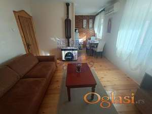 Renovirana ,kompletno nameštena kuća!