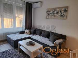 Izdaje se odličan stan kod Pravnog fakulteta, 40m2