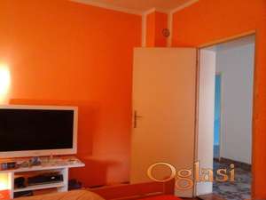 Prodajem Kucu  u Čelarevu