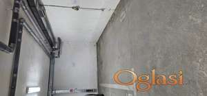 Parking mesto u garazi