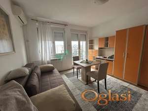 Izdaje se moderno uređena garsonjera na odličnoj lokaciji 