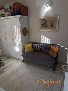 Odličan jednoiposoban stan ! Pariske Komune !