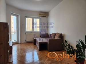 Na izuzetnoj lokaciji u srcu Grbavice, izdaje se svetao i funkcionalan dvosoban stan površine 54m2.