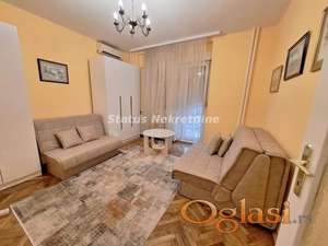 NAMEŠTEN RENOVIRAN JEDNOSOBAN STAN 35M2 GRBAVICA 300EU PARKING