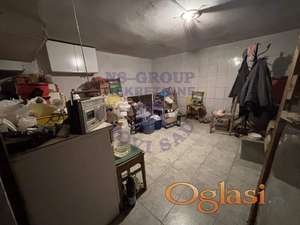 - Vikend kuća sa prelepim placom od 5681m2 - ČARDAK -