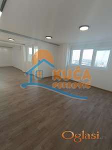 Izdaje se poslovni prostor 229m2 u strogom centru grada