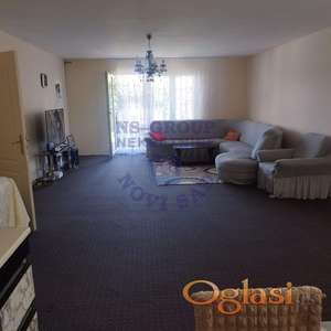 Spratna kuca na Adicama