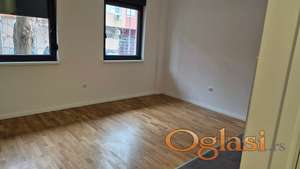 Privlačna garsonjera u novogradnji