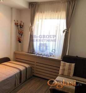 Na prodaju garsonjera u samom centru Kopaonika.