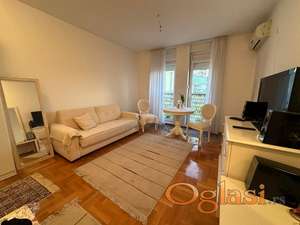 Odlična investicija, garsonjera u kvalitetno zidanoj zgradi