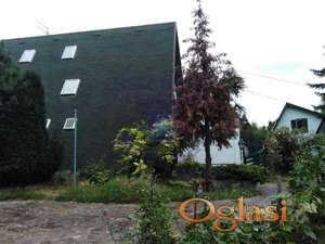 Kuća na tri nivoa - sa saunom, biliar stolom...