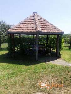 Fantastična kuća u Šabcu sa velikim placom.