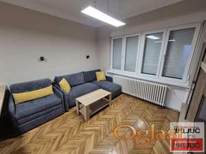 KOD SINAGOGE, 32m2, Jednosoban, Renoviran, Namešten