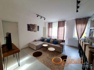 NOVI SAD - CENTAR - 57m2 - 600 evra