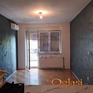 Izdaje se lep, prazan stan, poseduje kuhinjske elemente, odmah useljiv.