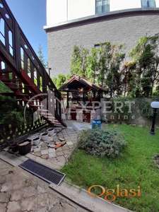 U PONUDI KUĆA U NIZU NA  ZLATIBORU  153 m2  230.000 eura