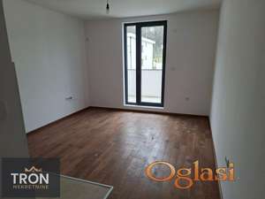 Garsonjera u modernom kompleksu sa bazenom 25,17m2