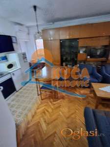 Na prodaju dvoiposoban stan, 70m2, kod Vojne bolnice