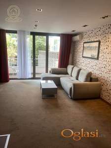 Izdavanje dupleksa Miloja Đaka – četvorosoban stan sa bazenom, terasom i parkingom