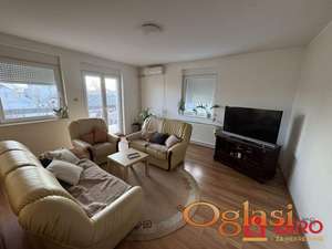 Prodaje se stan na Podbari 82m2