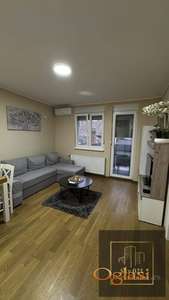 Fantastičan jednoiposoban stan! Bele Njive! Sa garažnim mestom!