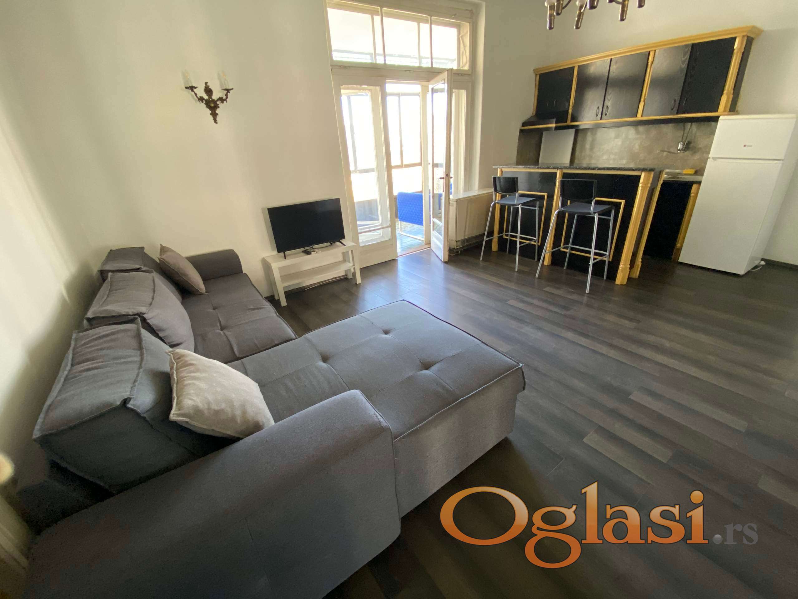 Продается зарегистрированная салонная квартира 138m² доля 3/8) — фото