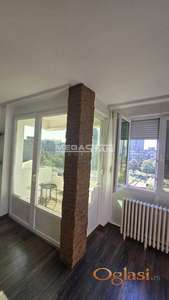 Izuzetno funkcionalan porodičan stan, fantastična lokacija, Sava centar