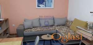 Izdaje se kompletno nameštena garsonjera u kući