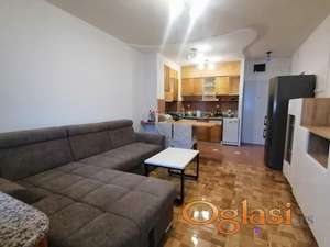 Renoviran dvosoban namešten stan 47m2 - Sajam