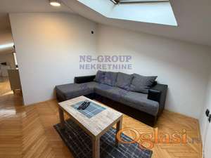 Odličan dvosoban stan na Bulevaru!