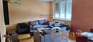 Odličan trosoban stan na lokaciji Spens.