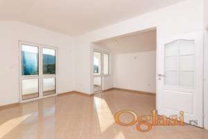 PRELEP TROSOBAN STAN NA MORU HERCEG NOVI 64m2