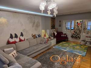 Funkcionalan 4.0 stan - blizina Limanske pijace