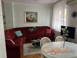 Novi Sad, Grbavica - Fenomenalan stan sa parking mestom!