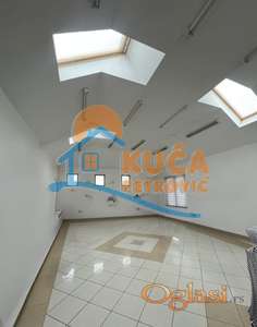 Izdaje se kuća kao poslovni prostor u Svrljigu, 430m2