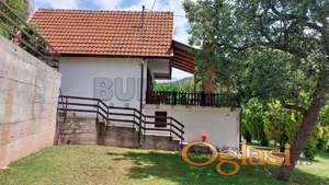Prelepa kuća u vikend naselju Sićevo, 80m2, 1340m2 uređen plac