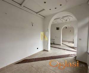 Ulični lokal, Nova detelinara