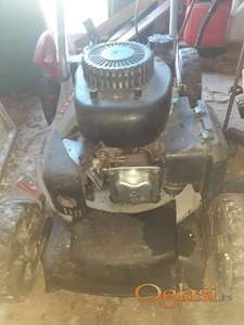 Prodajem polovnu kosačicu - samohotku. Kaludjerica.