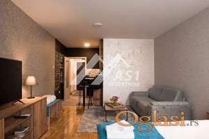 IZDAJE SE APARTMAN U CENTRU GRADA SA GARAZNIM MESTOM ID#8310