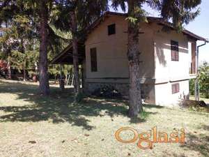 Vikendica  u sklopu Nacionalnog parka Fruška Gora.