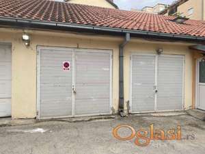 Garaža od 15m2 u dvorištu zgrade