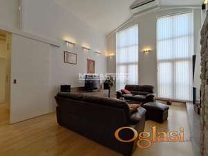 Vukov spomenik, garažno mesto, namešten