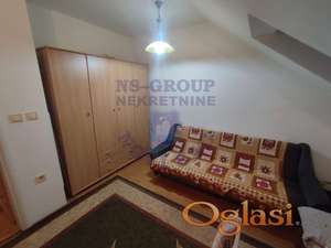 Izdaje se nameštena garsonjera površine 27m² na Novoj Detelinari