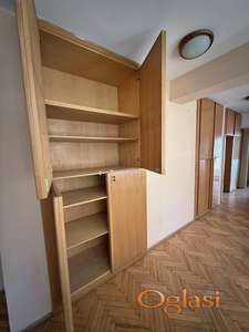 IZDAJE SE LOKAL, 60m2, U BLIZINI ZELEZNICKE STANICE, PRIZEMLJE