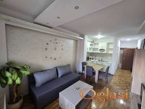 Novi Sad - Sajam - Hadži Ruvimova - potpuno opremljena garsonjera 27m2 - 78300 eura