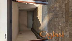 Izdajem garažu u Danila Kiša 5